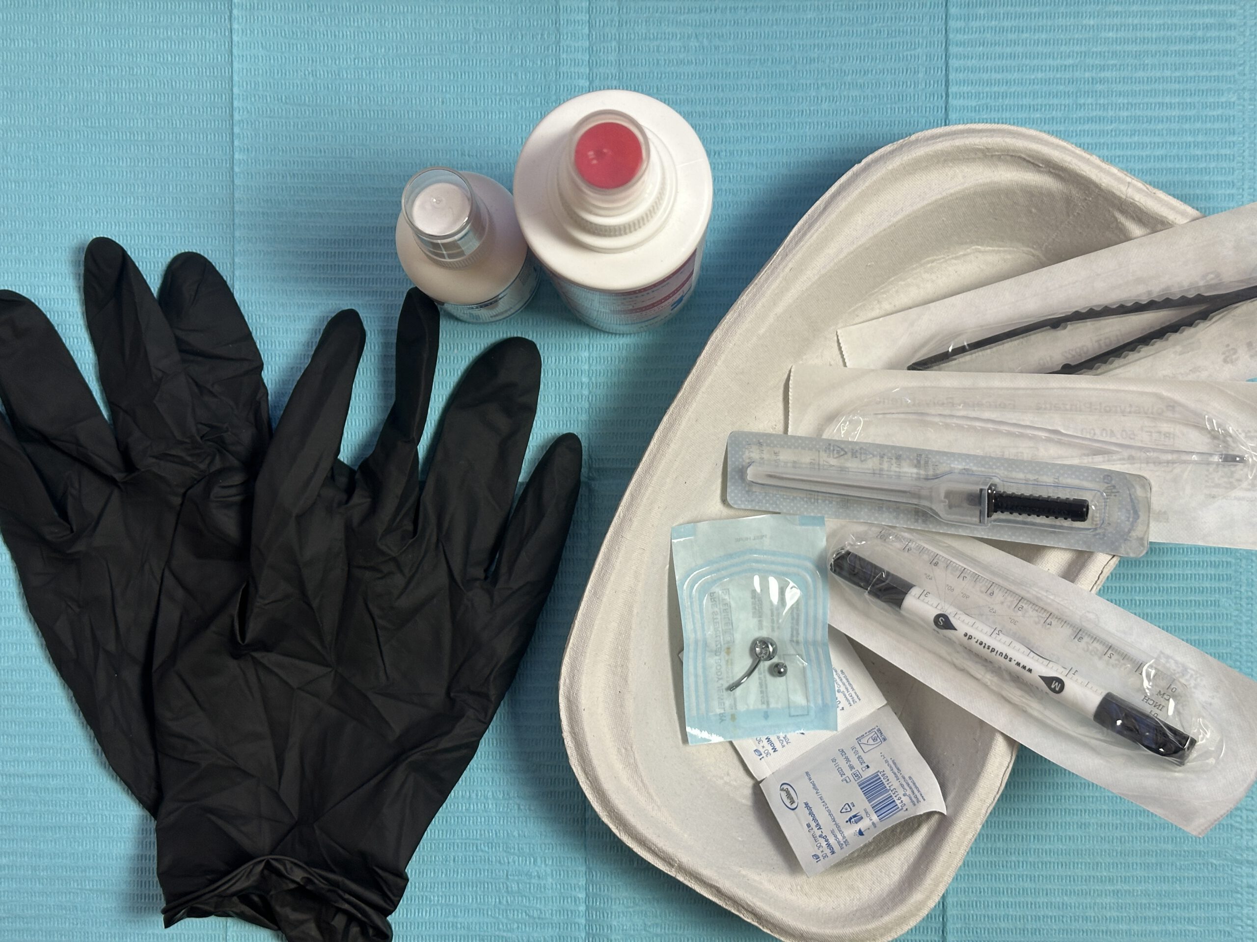 Professionelles Piercing-Equipment – Sterile Instrumente und Materialien für hygienisches Piercen